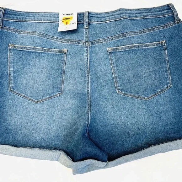 NWT SONOMA Women High Rise Blue Rolled Cuff Distressed Denim Mom Shorts Plus 24W - Picture 2 of 5